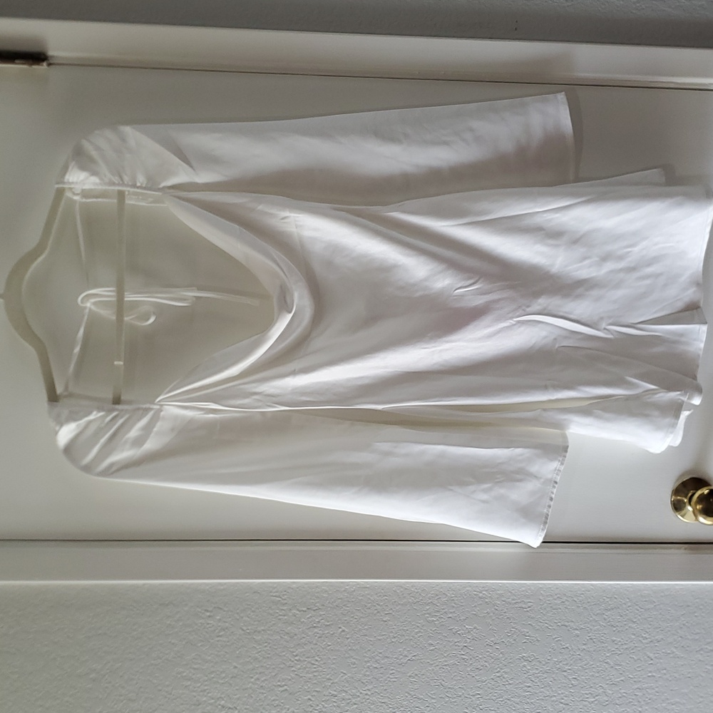 White bell sleeves low tie back satiny dress top women US 4 nwt